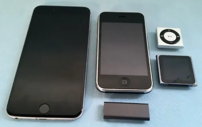 Lote de Aparelhos Apple para Reparo ou Reaproveitamento de Peças - iPhone + iPods