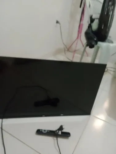 Vende essa tv com defeito não sei qual é o defeito  pra vim buscar 
