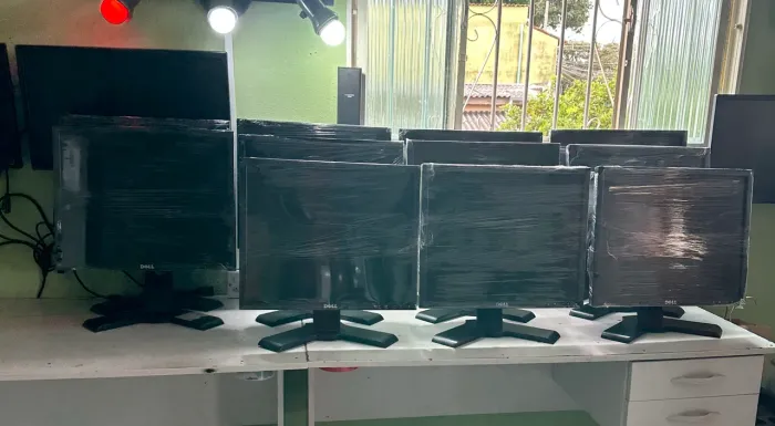 Monitor de 19 polegadas Dell quadrado