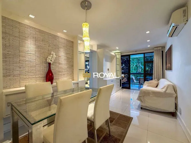 Apartamento PORTEIRA FECHADA, com 2 quartos (sendo 1 suíte) e 2 vagas à venda, 81 m² por R