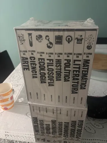 Livros - 01 box coleção de conhecimento 