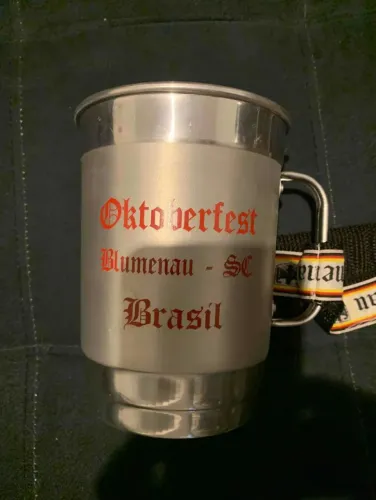 Caneca Oficial Oktoberfest Blumenau 2006 - Alumínio com Tirante Bordado