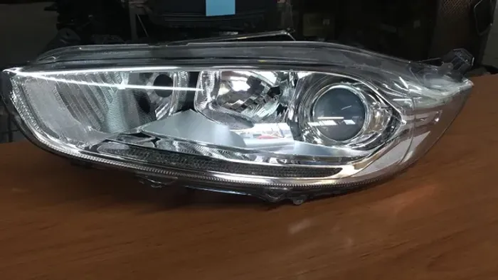 Farol Ford New Fiesta com Projetor 2017 2018 2019