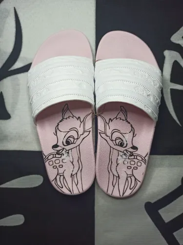 Chinelo Slide Adidas x Disney Bambi