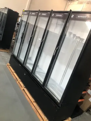 Resfriador Auto serviço 5 portas preta interno branco 