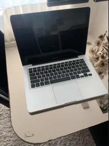 MACBOOK PRO RETIRADA DE PEÇAS