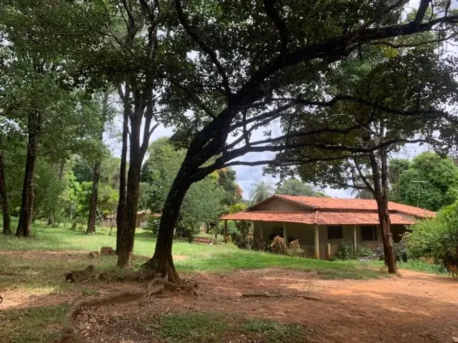 Fazenda 213ha, com casa sede e casa de caseiro, duas nascentes, represa, Jabotocatibas.