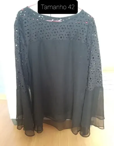 Blusa de renda preta tamanho 42