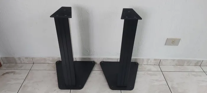 Par de Suportes para Caixas Acústicas.