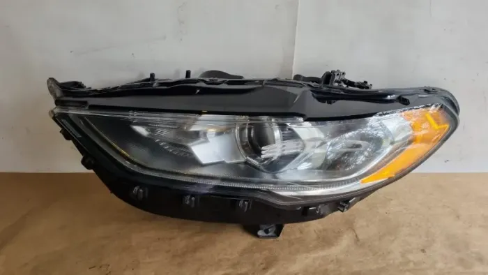 Farol LE Ford Fusion 2017/2019 Original C/LED
