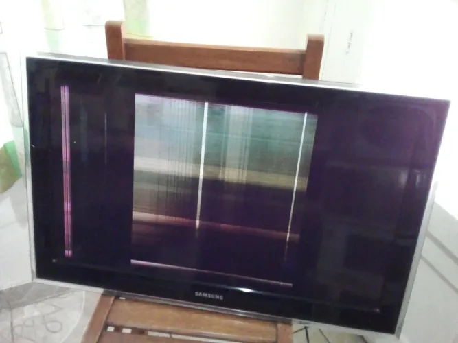 TV LCD SAMSUNG 32 POLEGADAS MODELO LN32D550K7G DEFEITO