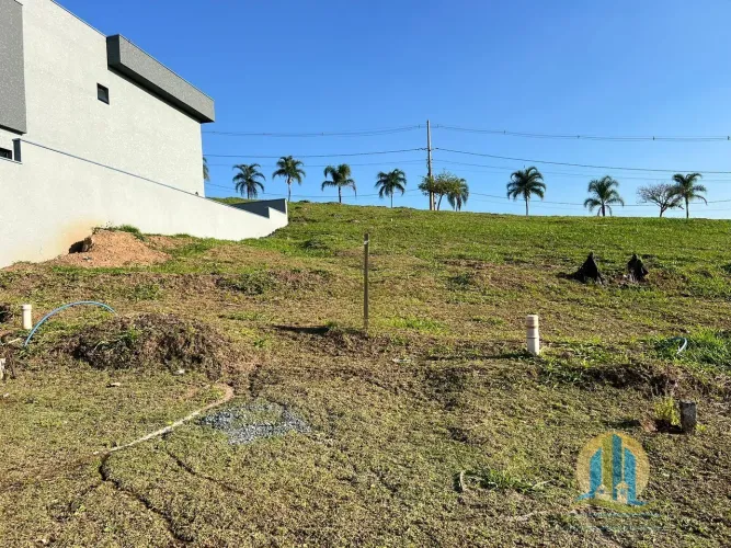 Terreno à venda no condomínio Nova Jaguari Santana de Parnaíba/SP