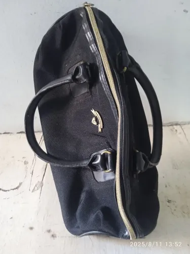 Maleta vintage decorativa