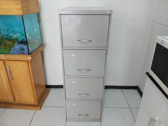 Arquivo de Aço com 4 gavetas 