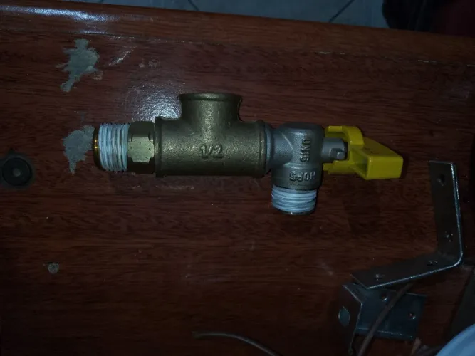 Conector com registro de gás encanado 