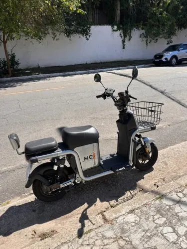 Scooter elétrica - Motochefe