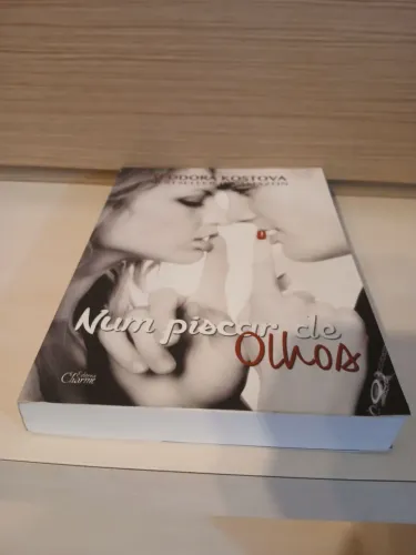 Num piscar de olhos - livro