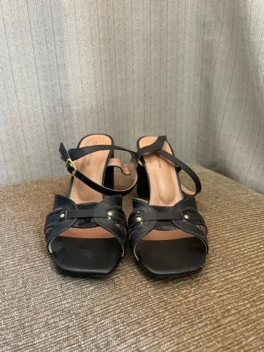 Sandália thaiza franciskinni 37