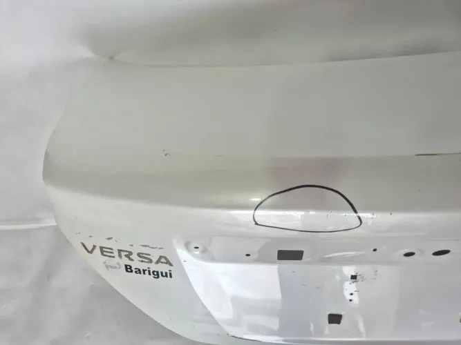 Tampa traseira Nissan Versa 2011 2012 2013 2014 2017