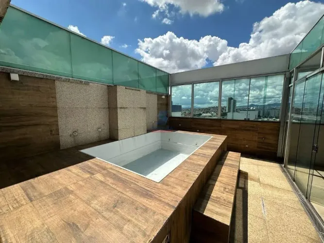 Cobertura triplex no Eldorado 03 quartos com suíte, piscina, sauna, 03 vagas de garagem.