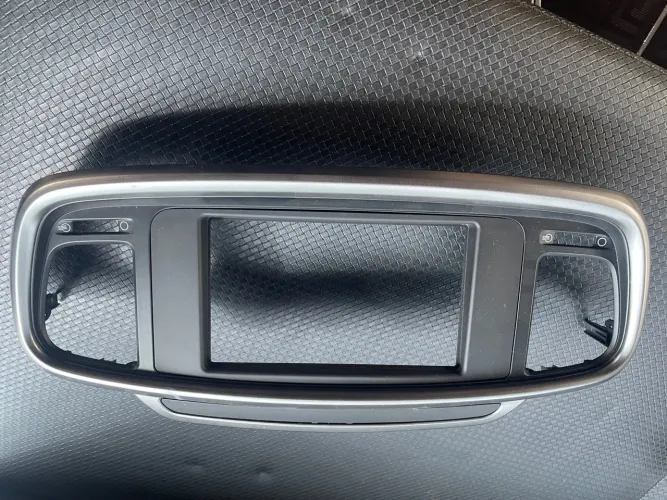 Moldura 2 dim kia sorento 2016/2018 semi nova 