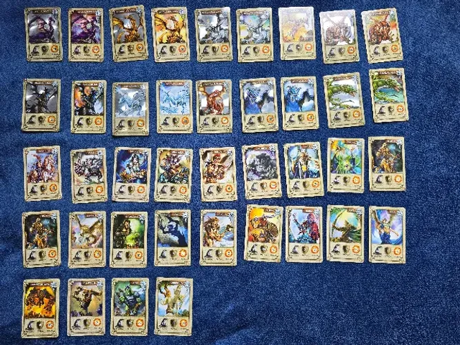 Dracomania - Coleção completa exceto o numero 16 - 9 cartas holográficas