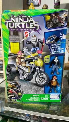 Teenage Mutant Ninja Turtles Bebop na embalagem  Megablocks