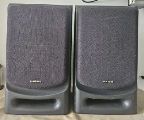 Par de Caixas de Som Acústicas Samsung, de madeira - Modelo PS7450E