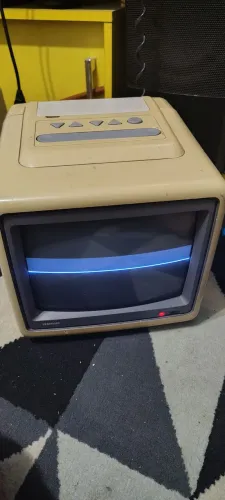 Tv semp 10 polegadas com defeito 