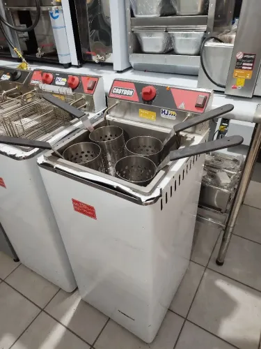 R1 Cozedor elétrico de macarrão Croydon