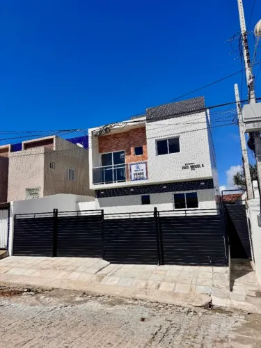 Apartamento em Mangabeira com 2 quartos, sendo 1 suíte.