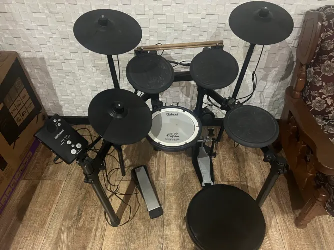 Bateria eletrônica roland nova