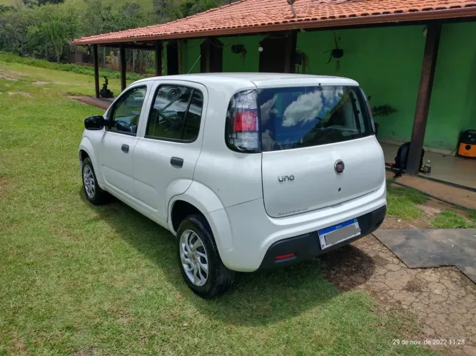 Fiat Uno Attractive 1.0 EVO Fire Flex 8V 5P 2021