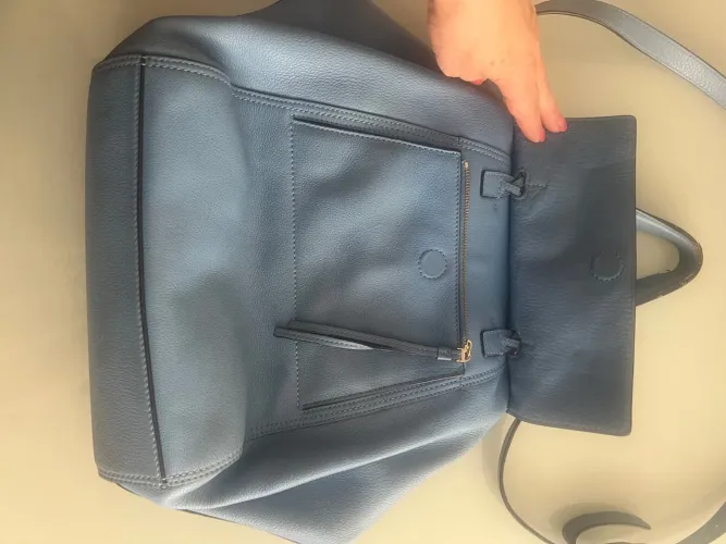 Bolsa Azul de Couro Tory Burch - Elegância e Estilo