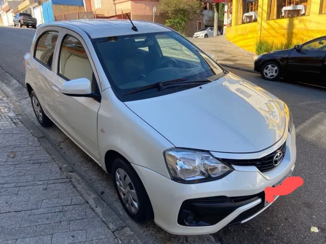 Locação de Toyota Etios Hatch para motorista de Aplicativo ou Particular 