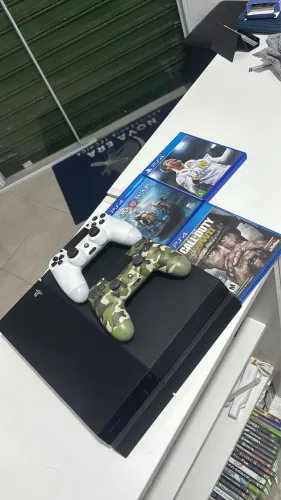 PlayStation 4 Fat 500GB 2 Controles + Jogos