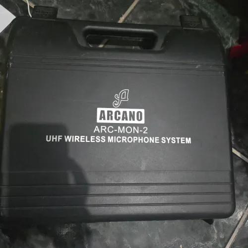 Arcano uhf wireless microfone system