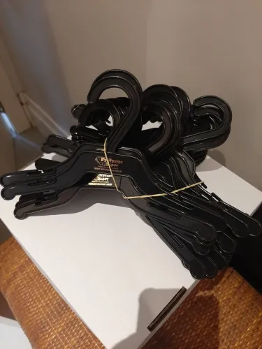 100 Cabides de plástico para roupas infantis 