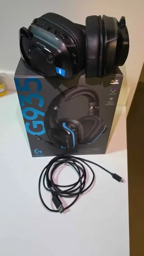 Headset Gamer Sem Fio Logitech G935 7.1 Dolby Surround RGB LIGHTSYNC para PC, PlayStation,