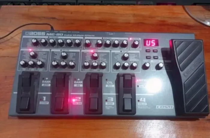 Pedaleira Boss ME 80 c/ Fonte 