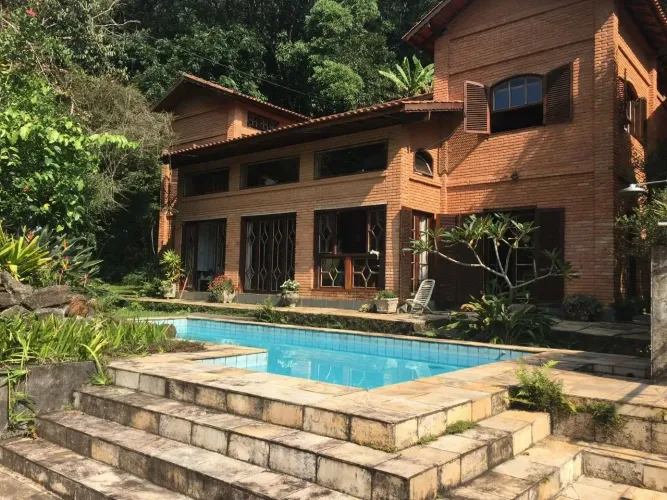 Casa 4 Dormitórios c Piscina - Serra da Cantareira