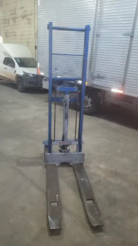 Empilhadeira Manual para Movimentação de Cargas