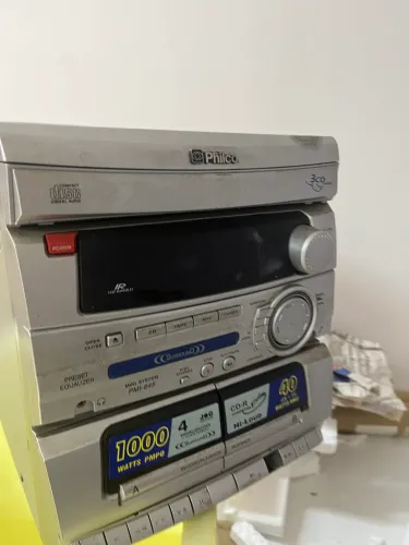 mini system Philco PMI-645.  Usado