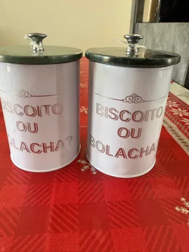 Par de latas decoradas para cozinha