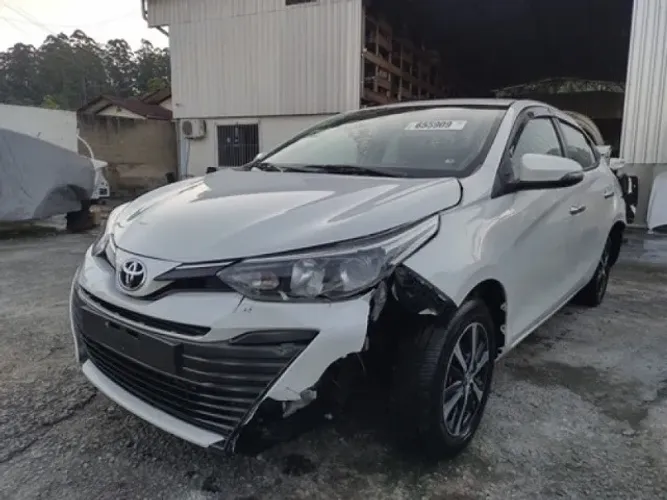 SUCATA TOYOTA YARIS HATCH AUTOMATICO 1.5