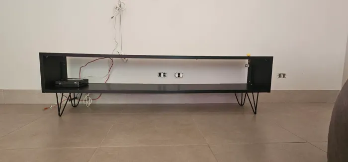 Rack para TV na cor Preta 