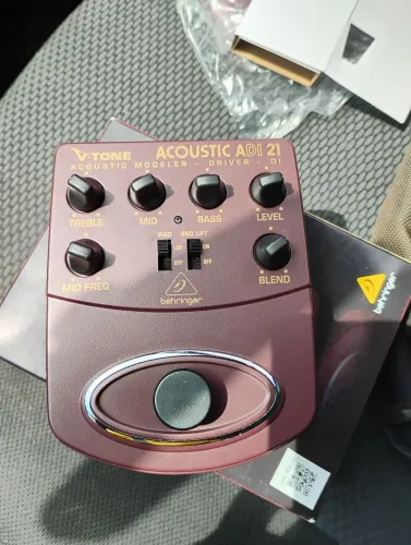 Pedal Violão <br><br>Behringer Violao Cor