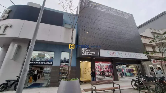 Locação: Sala Comercial. Bairro Centro (Itajaí)