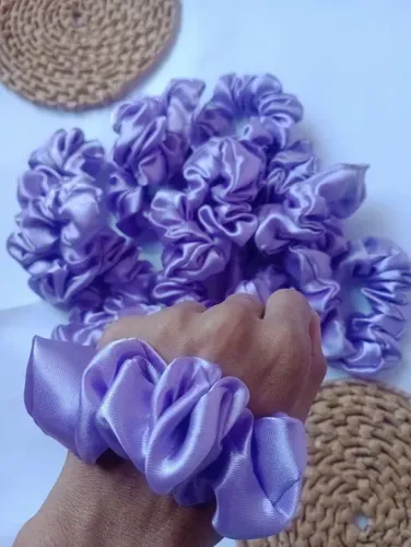 Scrunchies de Cetim - Acessórios para Cabelo