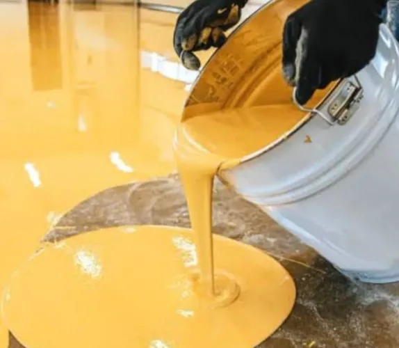 Pintura de tinta epóxi e aplicação de uretano